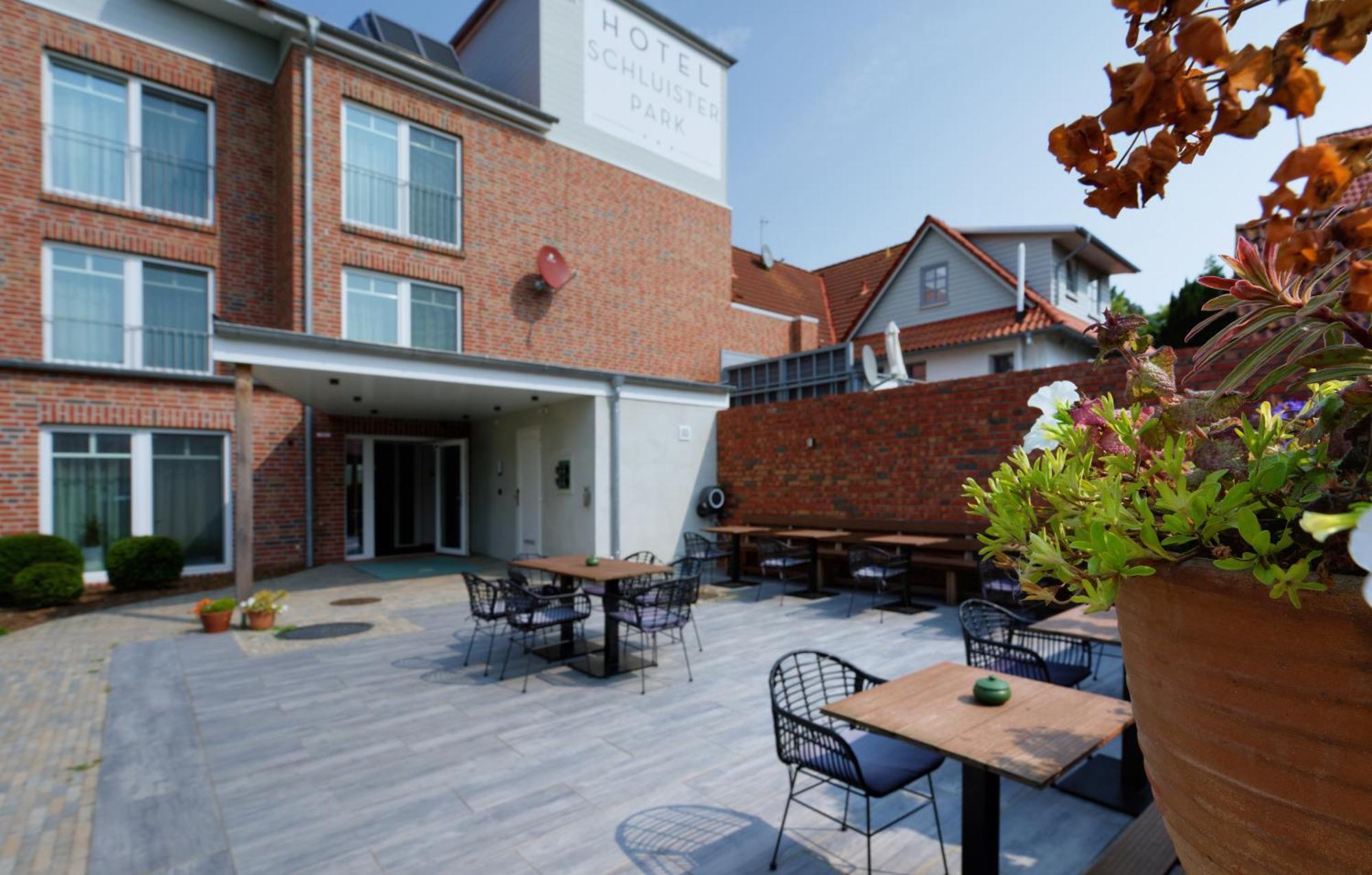 Hotel Schluister Park Carolinensiel Exterior photo